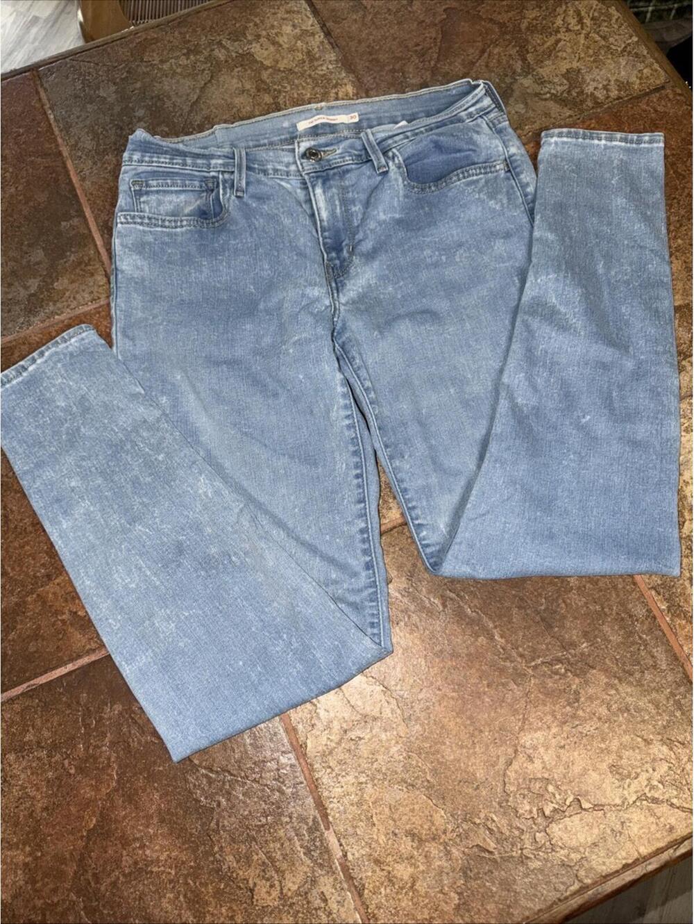 Levi's 710 Jeans Women's Light Wash Size 30 Super Skinny Stretch Denim